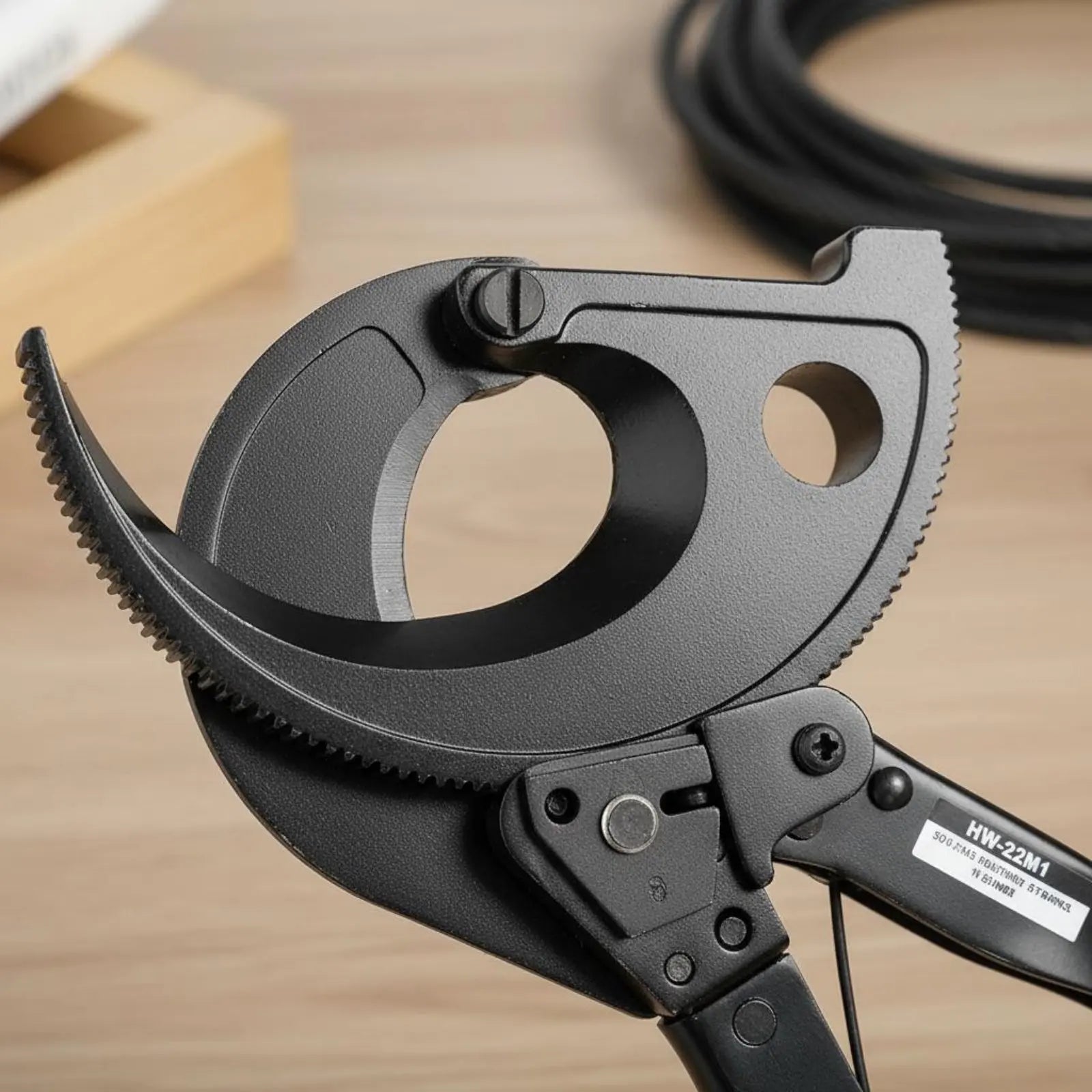 Ratcheting Cable Cutter Quick Release Heavy Duty Cable Shear Heavy-Duty Wire Cutter Non-Slip Grip Industrial Wire Cutting Tool