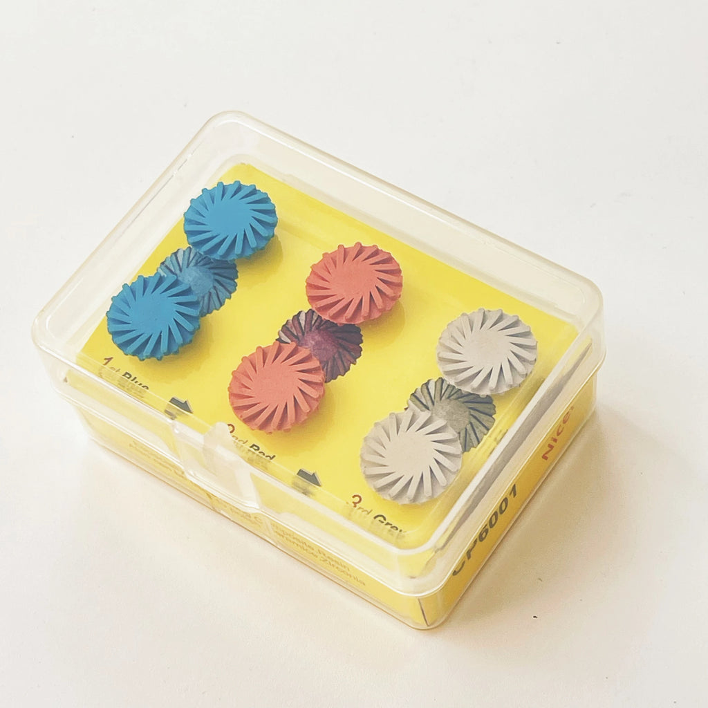 6 Composite Resin Polishing Discs, Rubber Polishing Wheels 14mm, 3-Color Cyclone Wheels with Gold Ra Shank, Shank Diameter 2.35mm, for Soft Metals, Wood, Stone, Pvc, Jade, Ceramic Tiles, Marble, Plastic, Agate, Glass, Crystal, and Non-Ferrous Metals