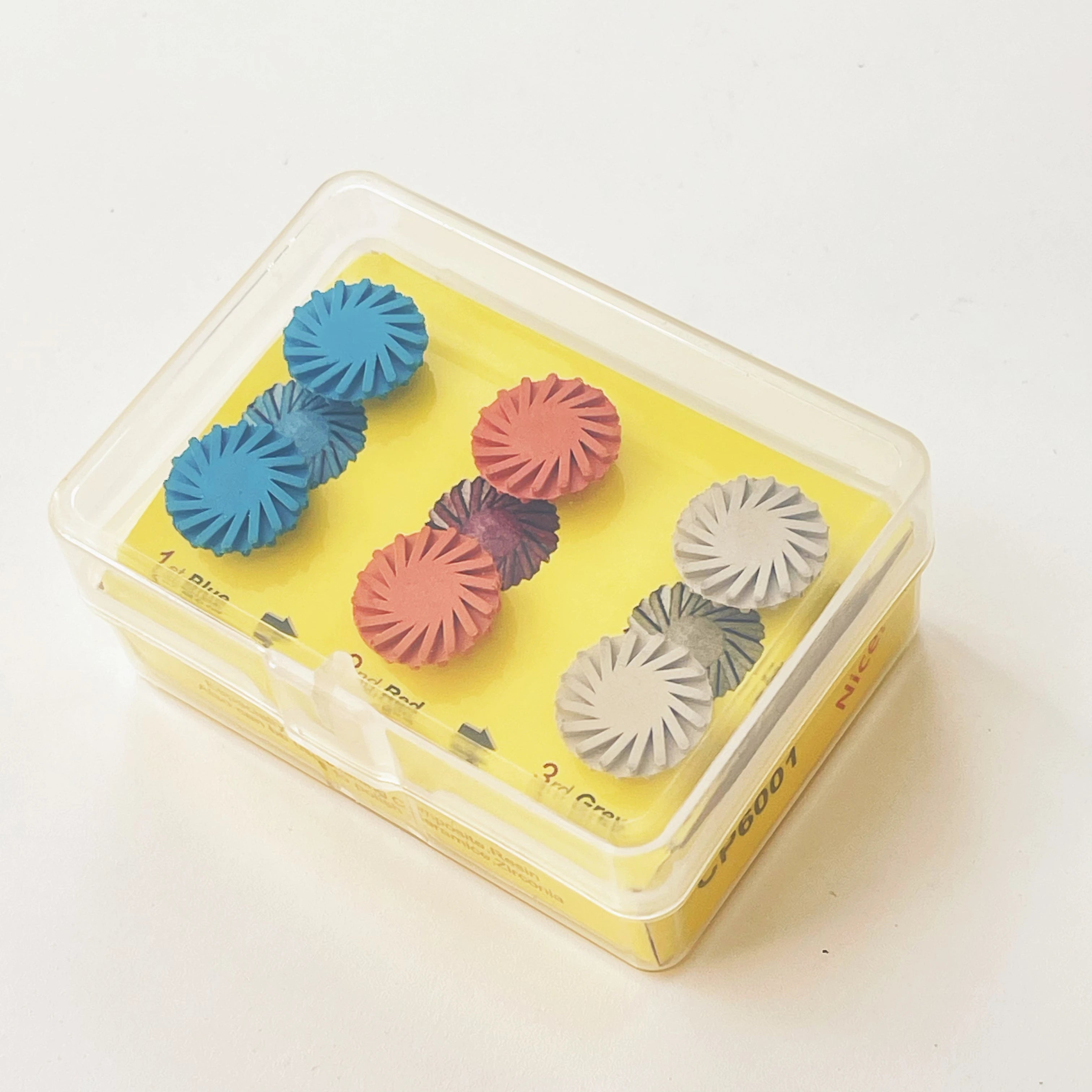 6 Composite Resin Polishing Discs, Rubber Polishing Wheels 14mm, 3-Color Cyclone Wheels with Gold Ra Shank, Shank Diameter 2.35mm, for Soft Metals, Wood, Stone, Pvc, Jade, Ceramic Tiles, Marble, Plastic, Agate, Glass, Crystal, and Non-Ferrous Metals